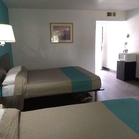 Road Runner Lodge Cortez Bagian luar foto