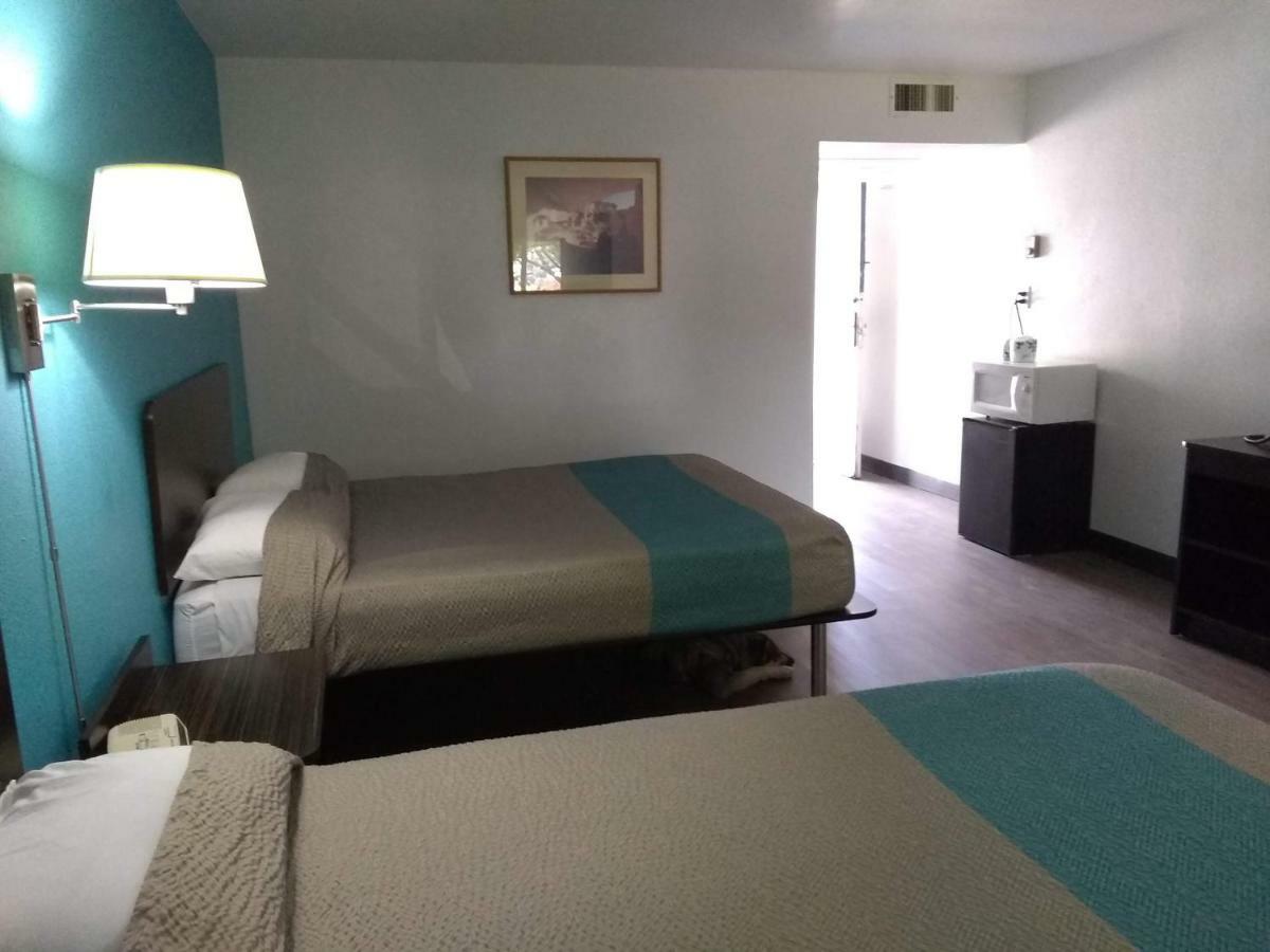 Road Runner Lodge Cortez Bagian luar foto