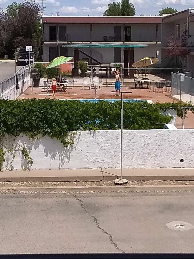 Road Runner Lodge Cortez Bagian luar foto