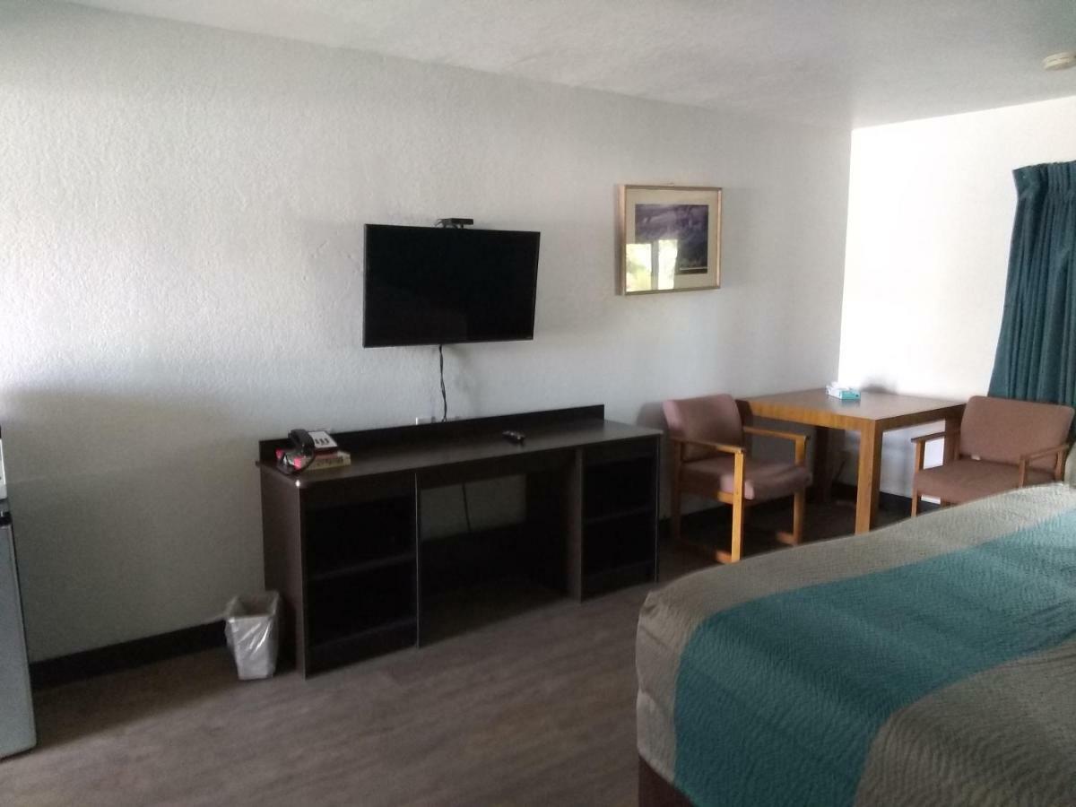 Road Runner Lodge Cortez Bagian luar foto